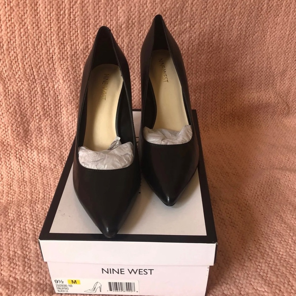 Nine West Black Pumps